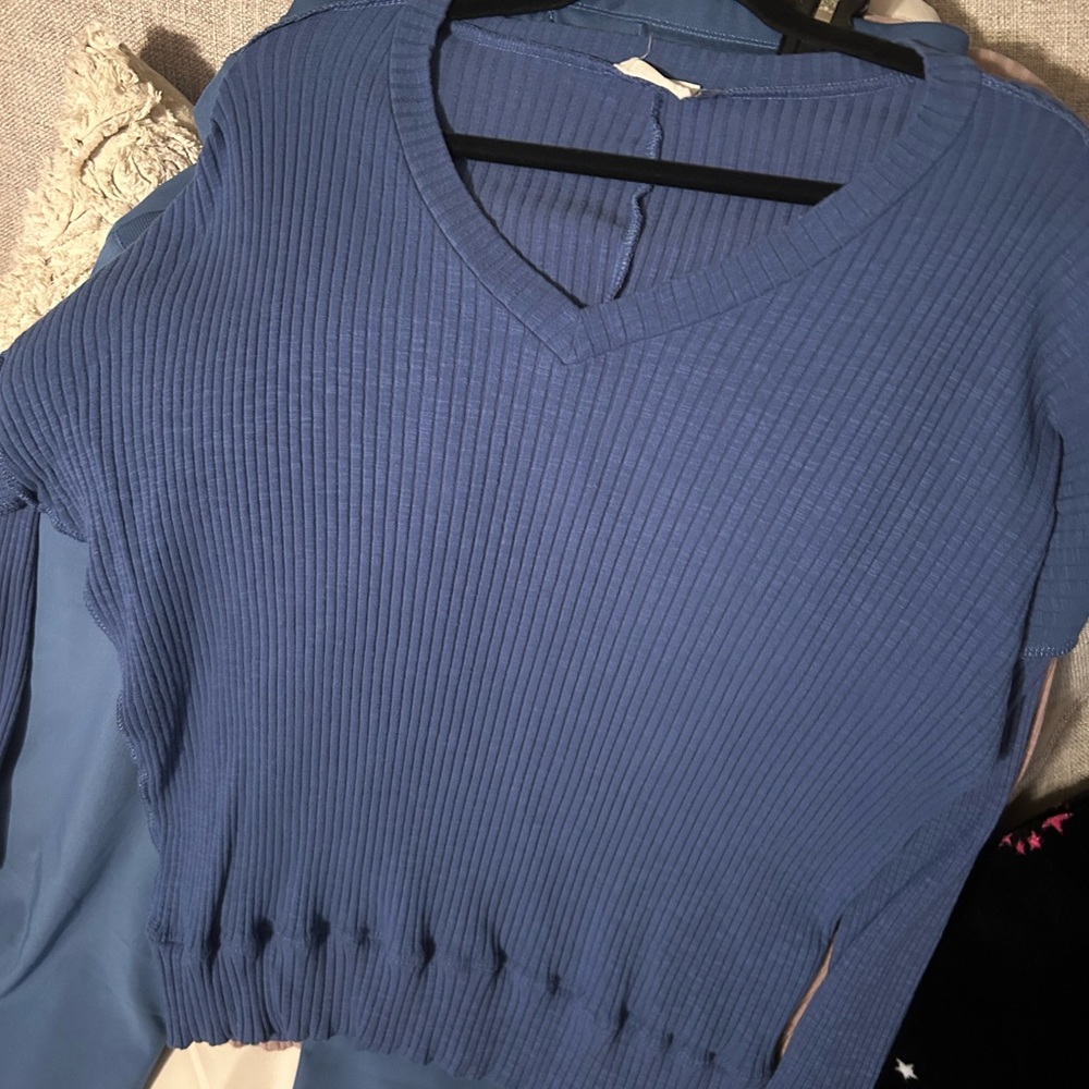 Blumin V-neck oversized ribbed top
